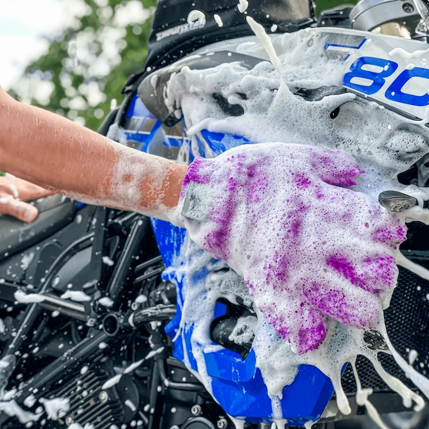 Mycie owiewek i detali motocykla